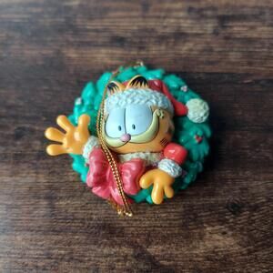 Vtg 1996 Garfield in Christmas Wreath w/Santa Hat Trim-A-Tree Ornament Paws